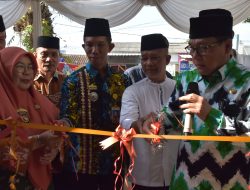 Walikota Metro, Wahdi Resmikan Gedung Kantor Kelurahan Iringmulyo